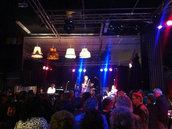 PoppodiumSJOR's tweet photo. We zijn gestart! Laat het geld maar binnenstromen voor Team HALpe d'Huzes! #TheBirdies #DeKadetts #PaolHaoje #Switch http://t.co/RQCY8BBi4B