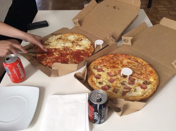 beabarretop's tweet photo. Para variar...gordas 🐮 @gene_hz http://t.co/305vra68Eq