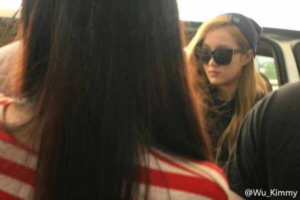 mengjiya's tweet photo. "Jia_TH: Jia @ Guangzhou Airport http://t.co/QTXzh1es1n"