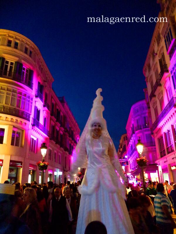 malagaturismo's tweet photo. Málaga fiestas día de ayer @evaalmodovar76 #malagaturismo #NocheEnBlancoMLG http://t.co/ZTkClnwvWz