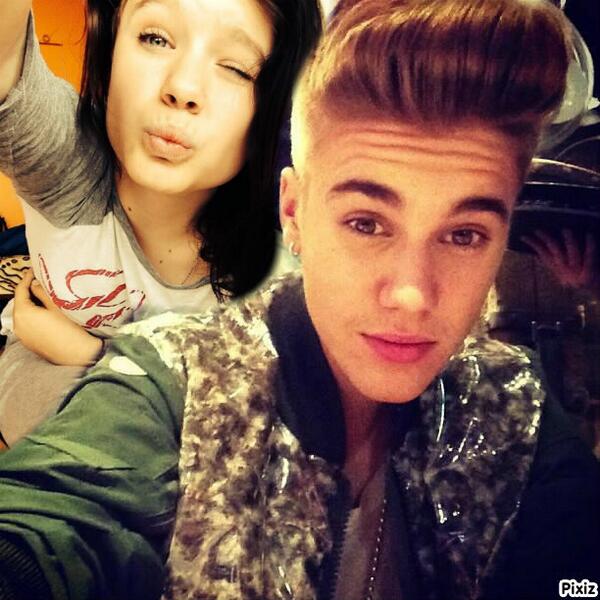 FailOfNature's tweet photo. My photo with @justinbieber .. pity that only made ​​in pixiz .. :/  my dream is to have a real photo! <3 http://t.co/CLNfWPjZrm