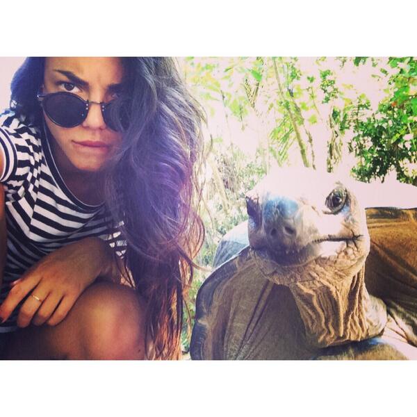 Effettivamente il selfie con la tartaruga mi mancava 😜🐢🙈
 #lareginadelselfie #moyenneisland #seychelles