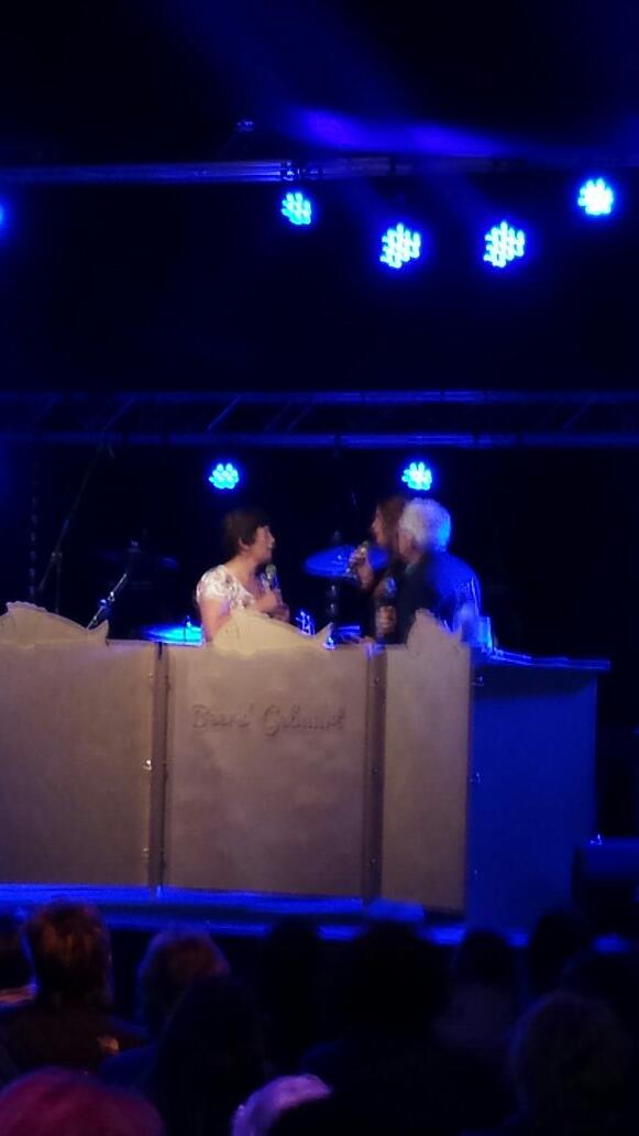 Bij <a href="/Splinterfstvl/">Splinterfestival</a> #beers gebuurt. Ons mam mooi verteld over slechthorendheid. #trots