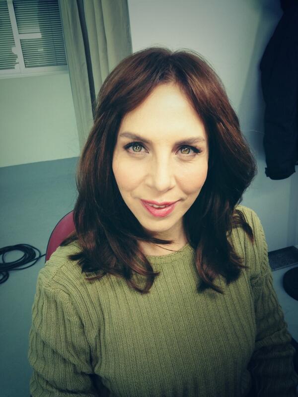 sertaberener's tweet photo. Canım annemin ve bütün  annelerin anneler gününü kutluyorum :))))) http://t.co/4BRWc4wOv7