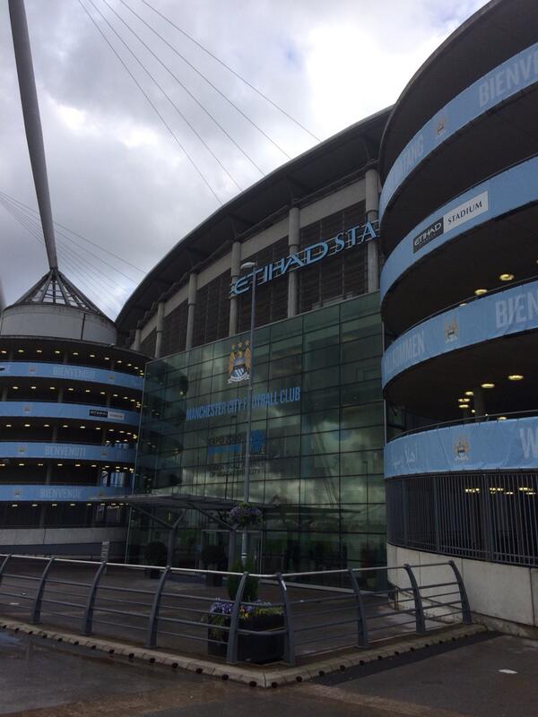 "<a href="/whufc_official/">West Ham United</a>: PIC: We've arrived at <a href="/MCFC/">Now @ManCity</a> - ready to shock the world! #COYI " I pray u do! #YNWA96