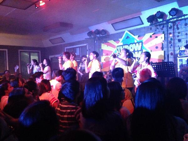 ThrowBackCamp's tweet photo. SPECIAL NIGHT!!! WOOOO!!!! #ThrowBackSummerCamp http://t.co/ppKAclJAt8