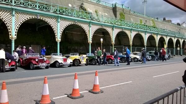 Lots of beautiful old MGs have arrived on Brighton sea front. The sun even came out for a few minutes! #regencyrun