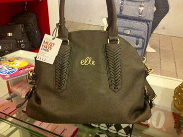 saakerina's tweet photo. JUAL Elle bag ORI + dustbag n tag counter  :) available tas ori lainnya, join group add PIN 28914E69 @Iklan_terbaru http://t.co/MM1EPaGQ3v