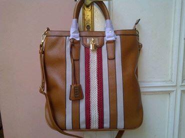 saakerina's tweet photo. JUAL Elle bag ORI + dustbag n tag counter  :) available tas ori lainnya, join group add PIN 28914E69. @Iklan24Jam http://t.co/ybwEEcAXRf