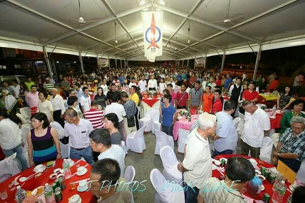 hannahyeoh's tweet photo. A moment of silence in remembrance of Mr Karpal Singh @GobindSinghDeo @ramkarpal http://t.co/QeXNJtyiIO