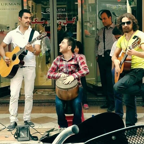 MustSeeinIran's tweet photo. Live modern music in traditional part of Tehran by monajabbari http://t.co/1OQbCfTrxP