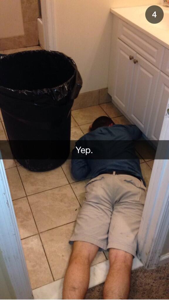 crubz810's tweet image. Last night was an epic way to close out new p for my college career #fall2k10