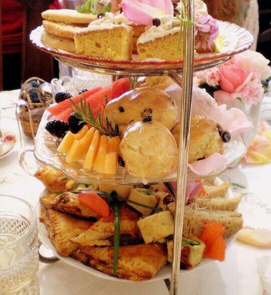 thegoldenshell's tweet photo. Afternoons Royal Mother's Dag High Tea was a huge success. A mothers love is eternal, embrace it! #06nl http://t.co/778NyXj8ii