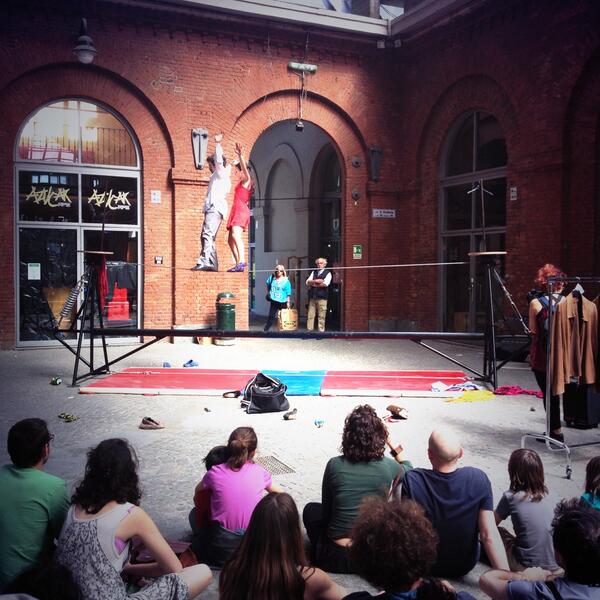 Uno dei tanti motivi per cui amo #torino. Cortile del Maglio. Magico