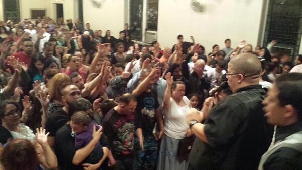 ANOCHE EN CONECTITUD MÁS 150 VIDAS VINIERON A LOS PIES DE CRISTO  Y MUCHOS JOVENES PERSONAS SIENDO LIBRES  JESÚS VIV