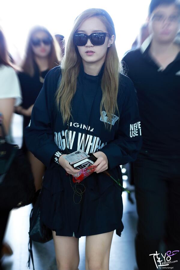 mengjiya's tweet photo. "JIAYO890203: [INDEX UPDATE-2] @missA_jia 140511 Guangzhou Baiyun airport back to KR→http://t.co/Mn1tWabhfJ http://t.co/wEfXnSpJyN"