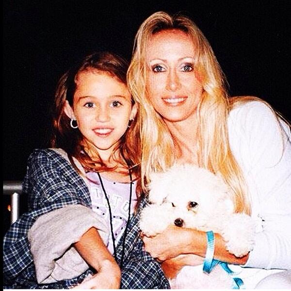 SileysPrincess's tweet photo. This is precious 😍💗Miley posted a Mother's Day picture on Instagram #MileyUpdate http://t.co/sCB5krMx0M