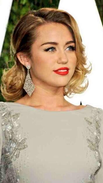 Mmariachico's tweet photo. @MileyCyrus please grow your hair 🙏 http://t.co/bQtXRO2q6b