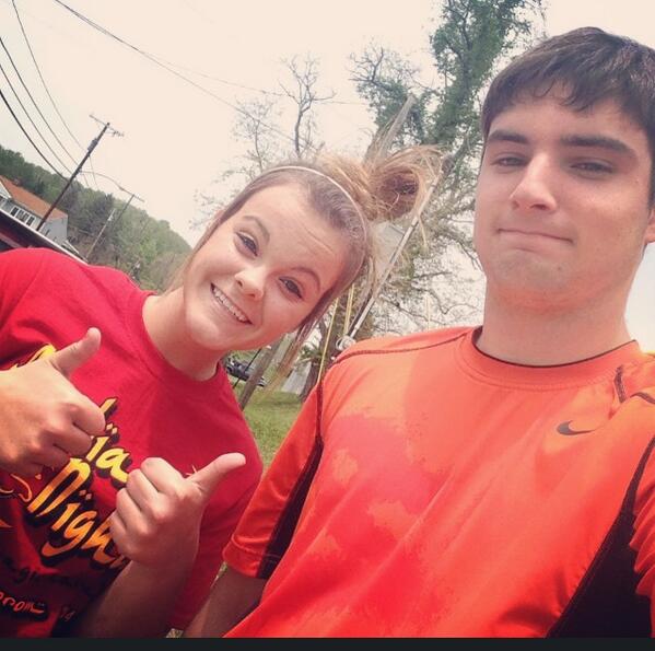 ChelsyBaker14's tweet photo. @ShadyAssassins 👋👋 http://t.co/IUdENC7S0X