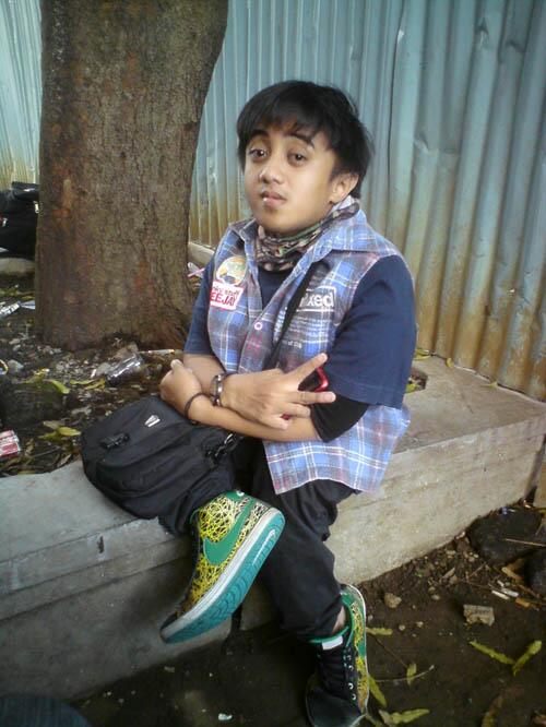 TheBelek's tweet photo. @julian03s preman kampoes!! http://t.co/860Af69lfI