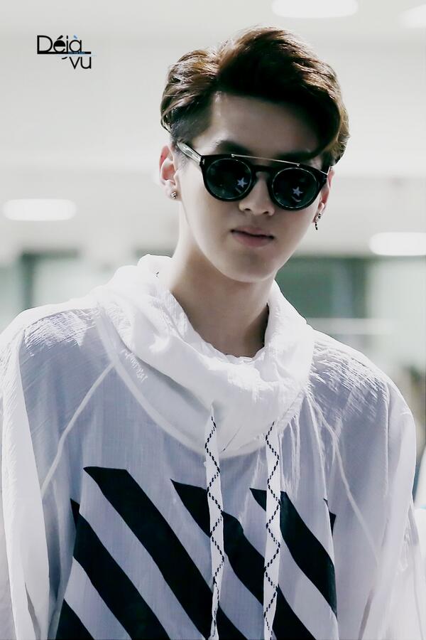 Deja_vu1106's tweet photo. 『Déjà vu 』140510 Beijing Airport #吴亦凡 #Kris UPDATE 11P →http://t.co/MJGr9h2hQE http://t.co/Vc0zqC1h7a
