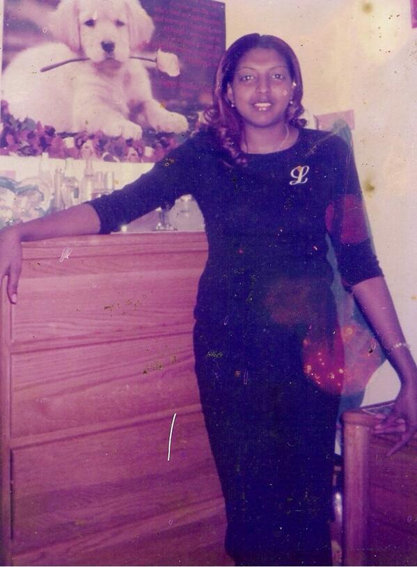 144Janelle's tweet photo. Happy mothers mom i miss you so much😖 if only you we're here😢😖😫😩😷 http://t.co/CpxMouxf0P