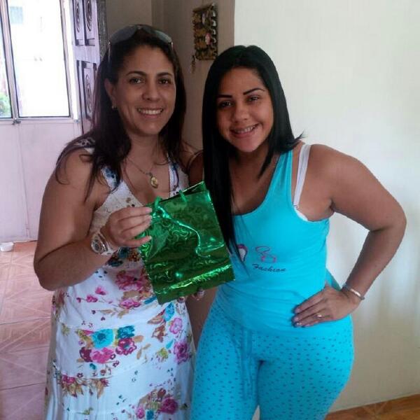 Lacandanguera_'s tweet photo. Gracias @maricethgarcia por este lindo detalle, eres especial... DTB... TQM ♥ http://t.co/TfslHzgaXj