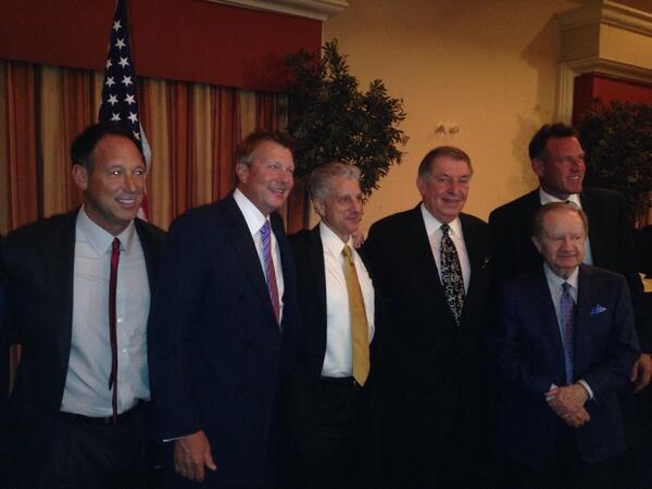 Orin717's tweet image. Funny roasting--thoughtful toasting 2014 #houseofbroadcasting  JohnHookfox10 #JerryColangelo #almccoy @DavePrattLive