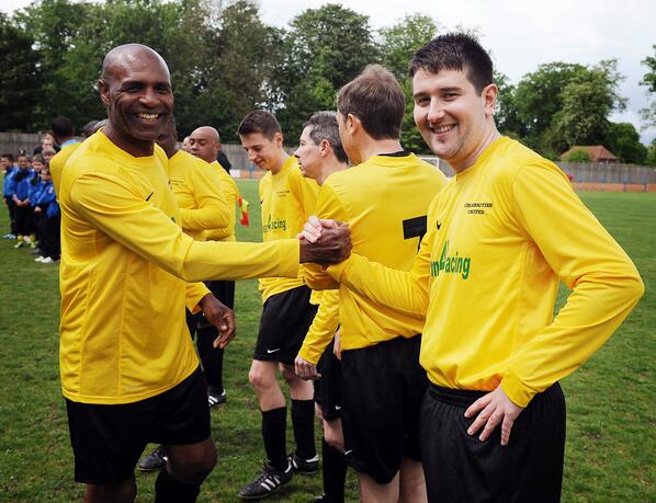 MatthewUsher's tweet photo. Photo - @DavidBlackm0re and @blissettstands before kick off @redwelliesLW charity football match at The Walks http://t.co/KoZuTyDjqe