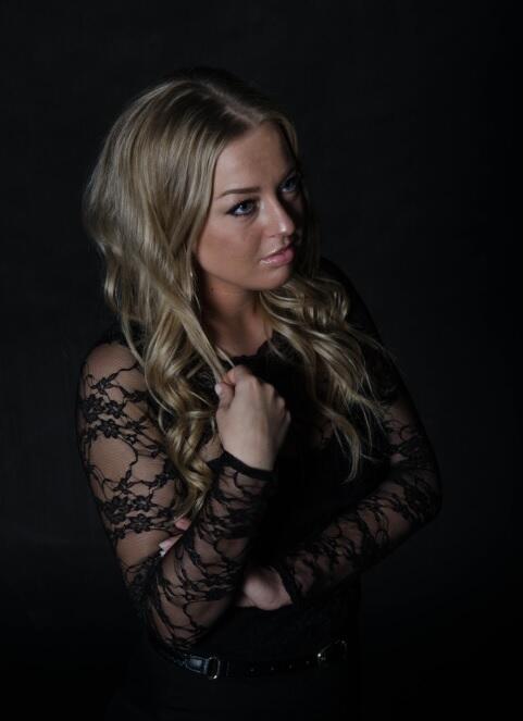 MANNEN opgelet, a.s. vrijdagavond, na de LadiesNight,  de tent vol vrouwen en deze oogverblindende DJ!