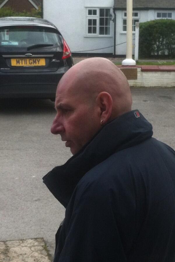 Neilpart72's tweet photo. @pacmandaman @laurajane2306 @wendylshields yeah the legend himself#cidre Steve http://t.co/tbFAC50Ho3