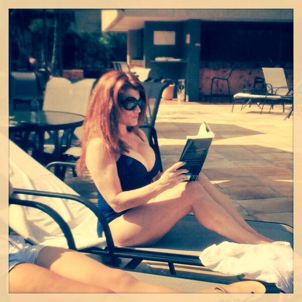 My momma's a bombshell!! 💗 you <a href="/DiannaDeLaGarza/">Dianna De La Garza</a>