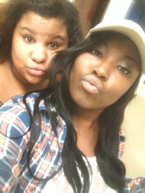 clowerssss's tweet photo. I love this girl @_SheaLiyah_ http://t.co/AKbJYquwOv