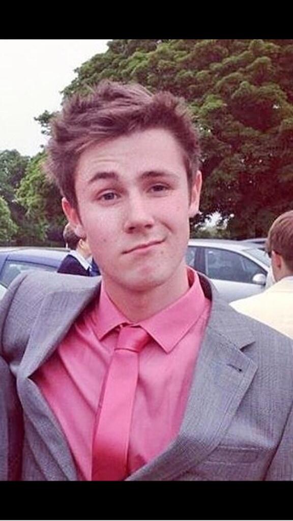 FinestNot's tweet image. When she tells you she's bisexual