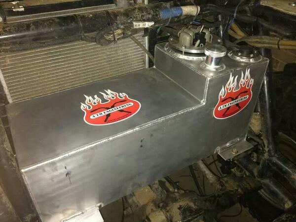 A_TM_ENG's tweet image. Another tank fitted this one is on an offroad race truck ,complete with multiple internal baffles and a td5 fuel pump