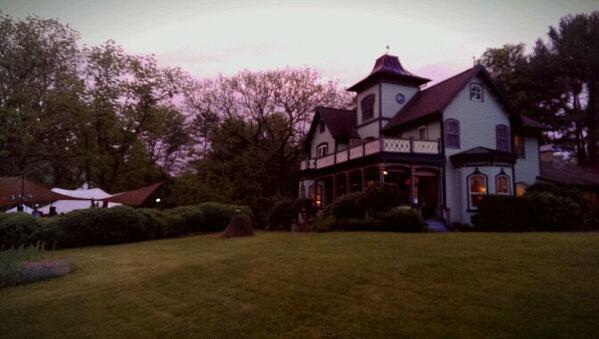 MagicHourAVL's tweet image. Beautiful wedding day at Mountain Magnolia Inn in Hot Springs