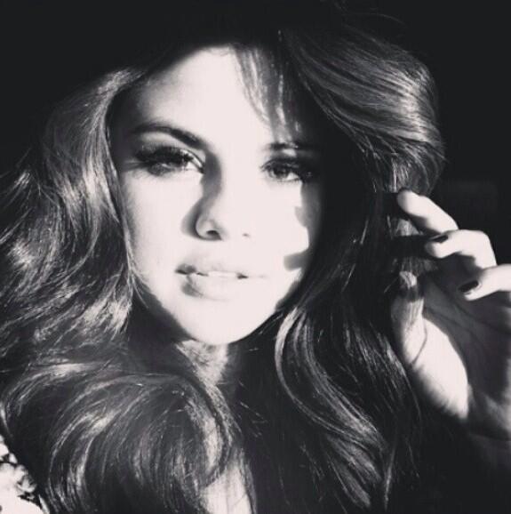 SGomez_HR's tweet photo. They're just girls breaking hearts, eyes bright, uptight, just girls~ http://t.co/faNm8GOqs7