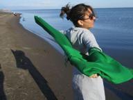Corriere's tweet photo. Senza velo, la protesta delle donne iraniana viaggia on line  http://t.co/NNY63xcdrG http://t.co/O37ngZFZQY