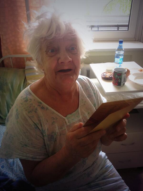 представляете какие эмоции от простой открытки! "это что мне!? 9 мая! какая красивая!"