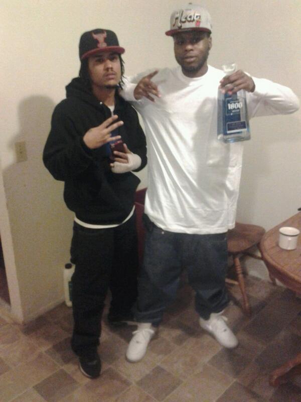 1HunitGutta's tweet photo. @DWillBiteBoy #On My BDay http://t.co/WA4WVJP4OP