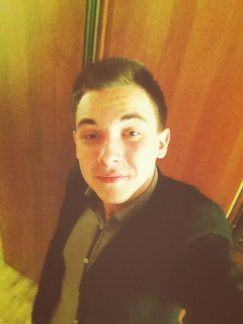 UnstoppGarik's tweet photo. Новый день, свежий воздух, свежие силы, яркое и теплое утро 👌😎
#ТрудоВыебудни снова в силе 
На работку!
#WayToSuccess http://t.co/ybEEUOLFym