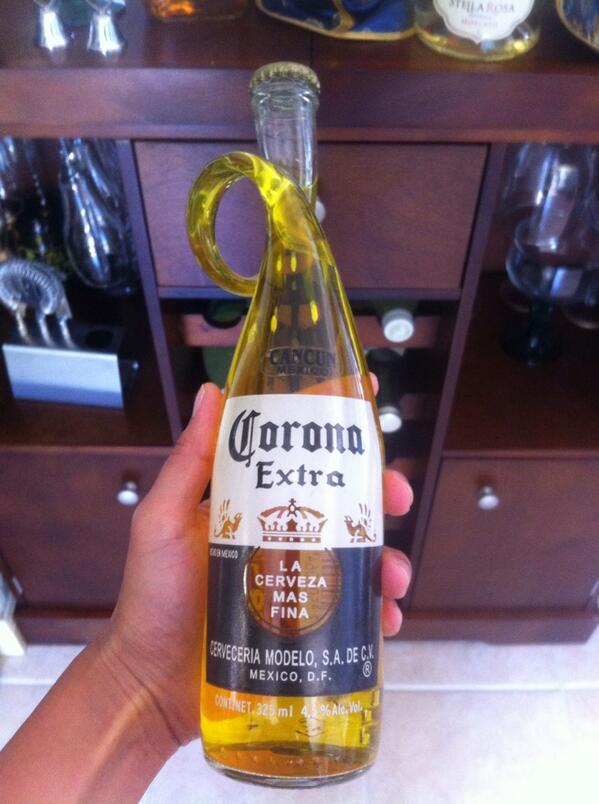 i_a_m_aureen's tweet image. "Who you think you is? You're no different. Bitch, please. You taste the same just like the rest." #sameontheinside