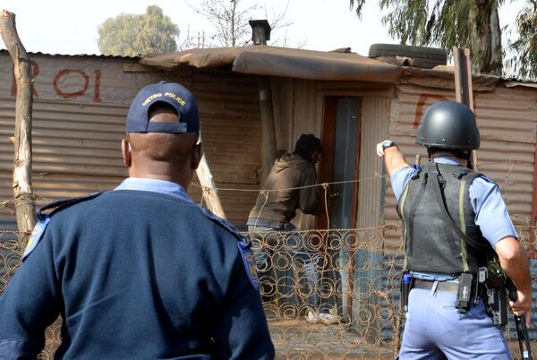 _MoCharles's tweet image. Police launch manhunt for two armed hijackers|
thenewage.co.za/125221-1009-53… @The_New_Age