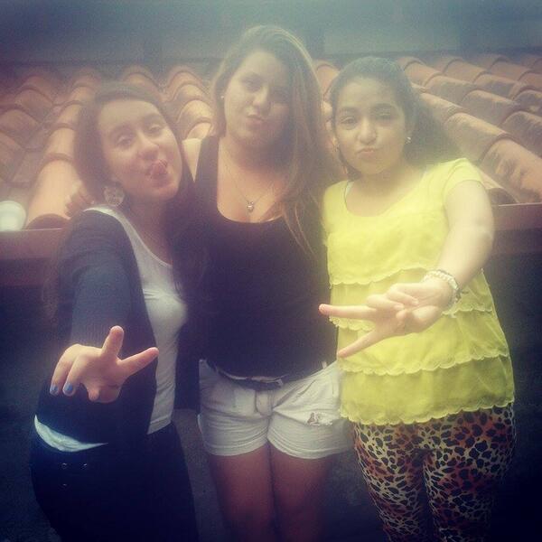 ShainaMarquez2's tweet photo. <3 http://t.co/AUExWRz0OR
