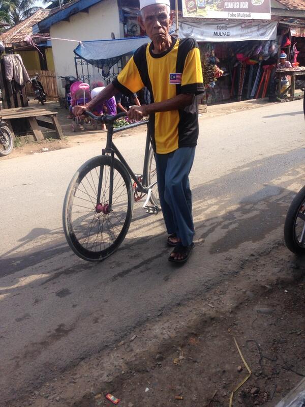 pasar pagi (@ pasar tradisional tegal binangun) 4sq.com/1nxUUc1