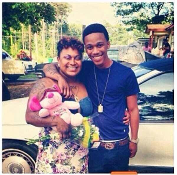 1luhdrake's tweet photo. Retweet If You Love Your Momma 👩💙 http://t.co/KZNrxQo0cc