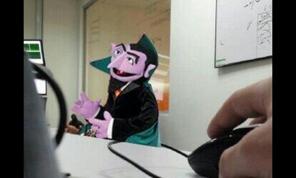 El doctor <a href="/OIZuluaga/">Óscar Iván Zuluaga</a> y <a href="/AlvaroUribeVel/">Álvaro Uribe Vélez</a> tienen la razón,  todo es un montaje!