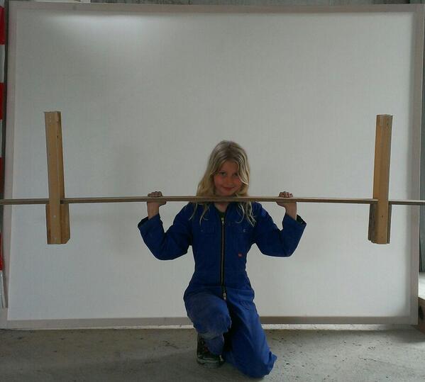 marcomout's tweet photo. "Ik wil leren hoe ik hangbrug kan maken"(Noortje, 9). In @DeKruittoren kan dat. #DTW2014 #techniekpact. http://t.co/FueoEswDg1