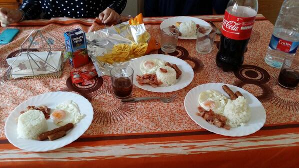 Marieta_46's tweet photo. Comidita con mis chicas antes de ponernos manos a la obra!!  #marta http://t.co/naeCo8JGg9