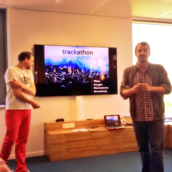 getshakein's tweet photo. Pitch again &amp; again @NEST_up // #ready #demoday #yeah w/ @MusicCall1 http://t.co/kS4k1ZrDbd